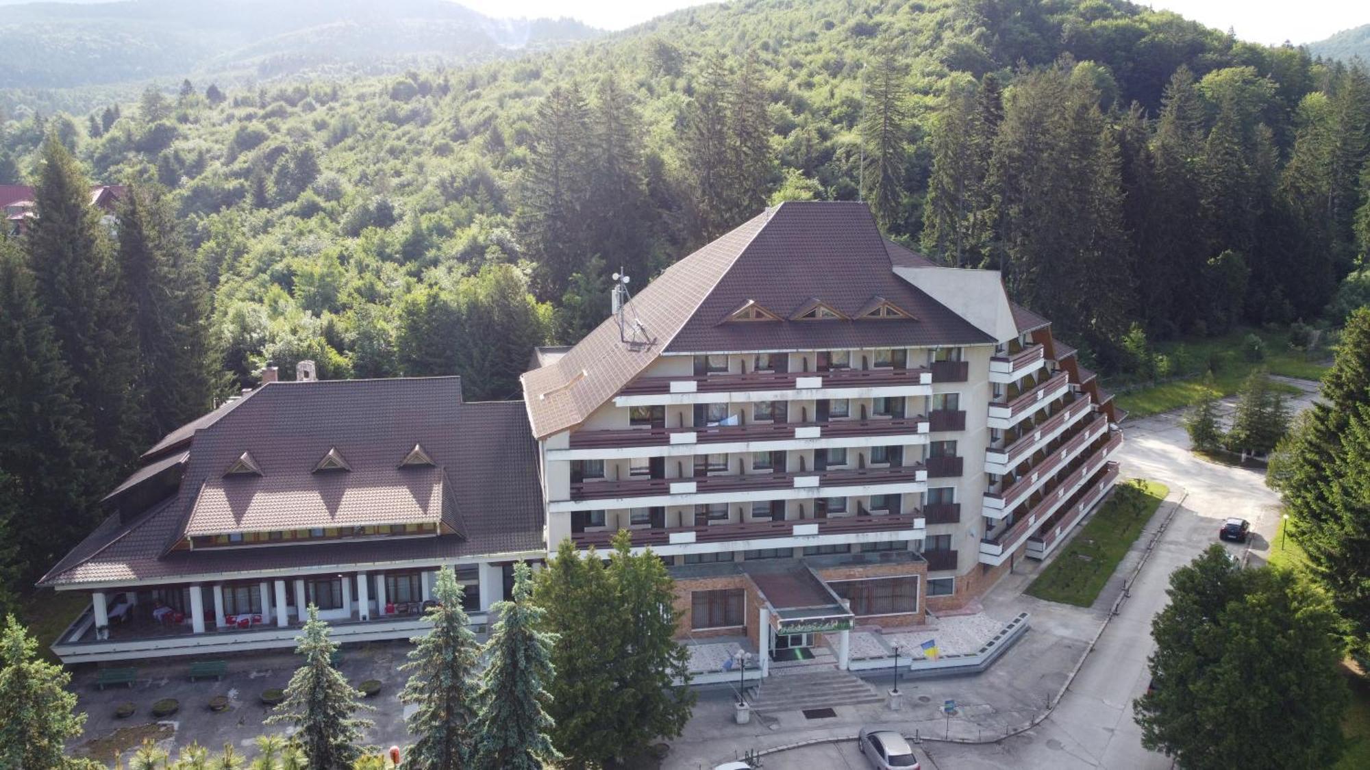 Hotel Bradul - Covasna Zewnętrze zdjęcie